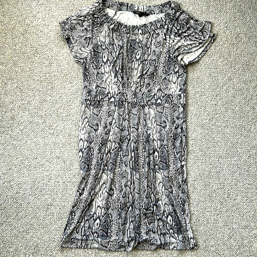 BCBG MAX AZARIA Rayon Stretch Dress Size M